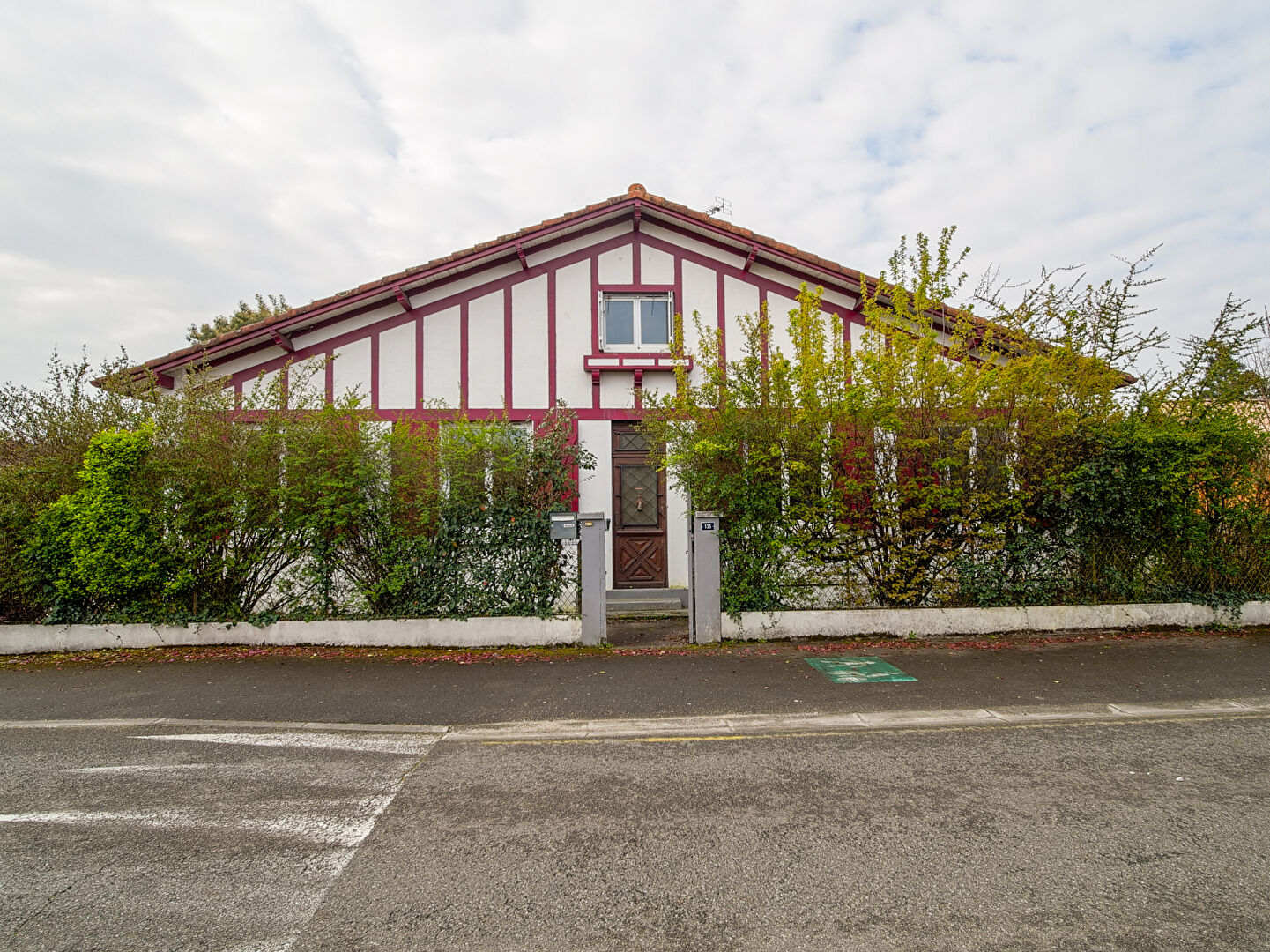 Maison Parentis En Born 8 pièce(s) 164 m² + 73 m²
