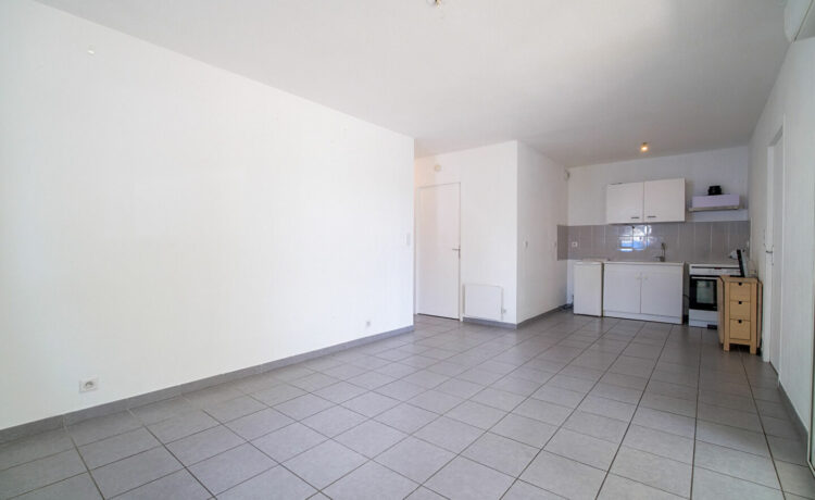 Appartement type T3 de plain pied, centre ville Parentis 2