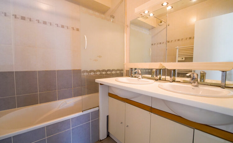 Appartement type T3 de plain pied, centre ville Parentis 4