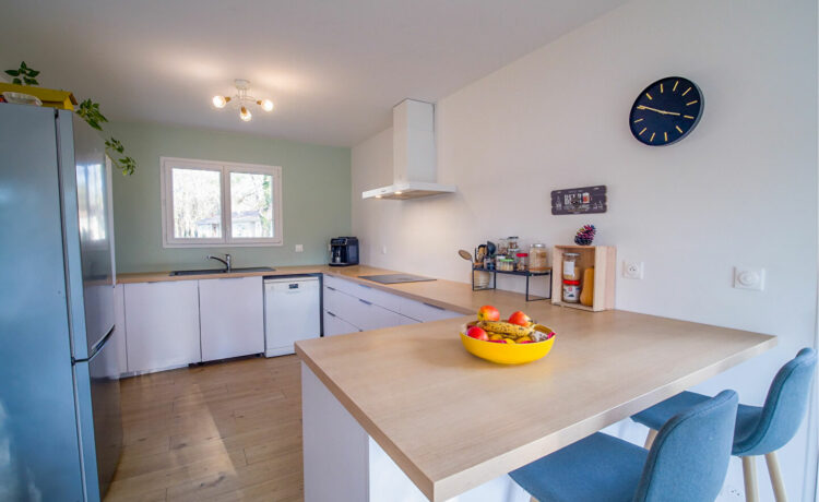 Maison lumineuse contemporaine en lisière de forêt 3