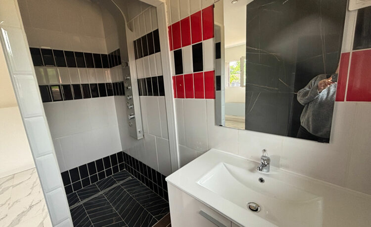 Maison de Plain Pied Entièrement Rénovée en Campagne à Vendre