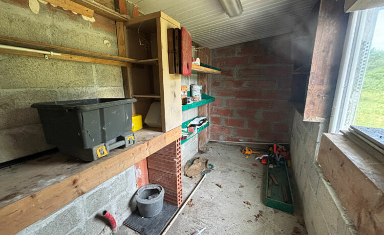 Maison de Plain Pied Entièrement Rénovée en Campagne à Vendre