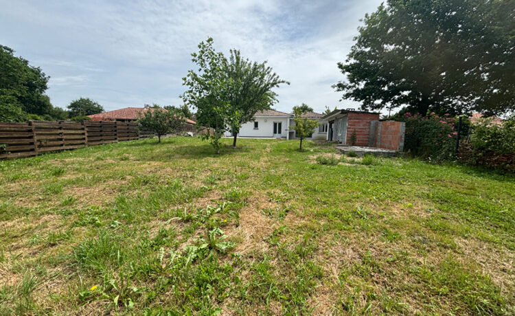 Maison de Plain Pied Entièrement Rénovée en Campagne à Vendre
